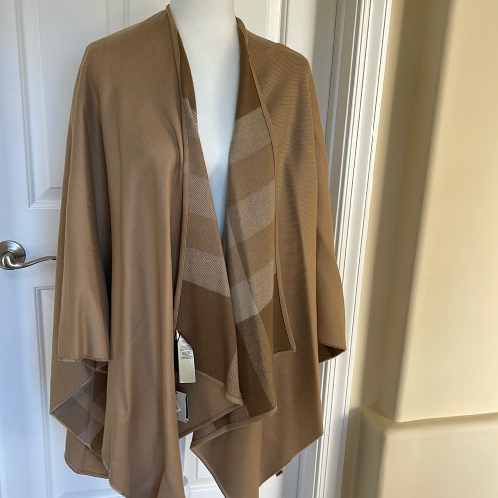 Burberry tan wrap reversible